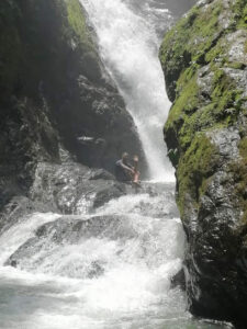 2556 bagnit falls 225x300