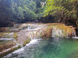 2570 gabur gabur falls 300x225