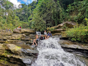 2606 kaikanan falls 300x225