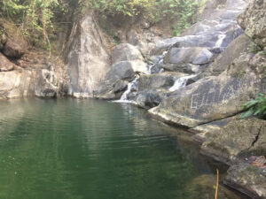 2731 lang ay falls 300x225