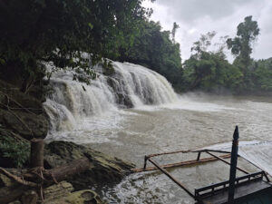 2799 tumarbong falls 300x225