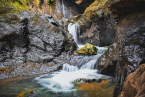 2834 iglibog falls 300x200