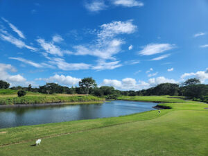 3121 sherwood hills golf course 300x225