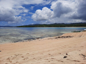 3348 diniog beach 300x225