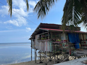 3399 kasulutan beach 300x225