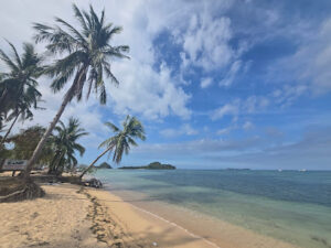 3668 lakdayan beach 300x225