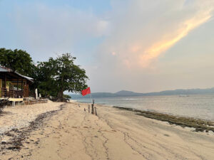 3670 sunset beach 300x225