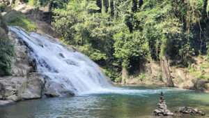 3845 lintungan falls 300x169