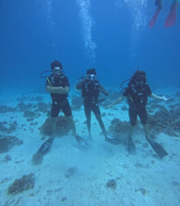 4503 island divers 8211 bantayan island 263x300