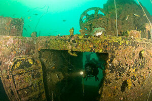 4547 camayan divers 300x200