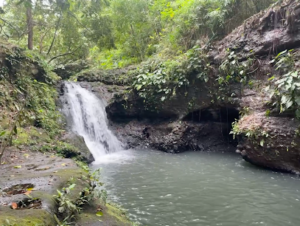 4565 el kabayo waterfalls 300x226