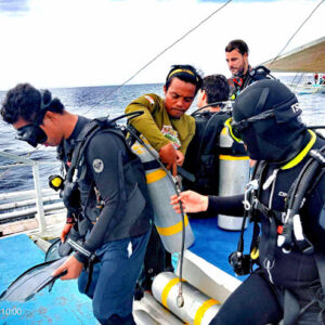 4680 dans dives malapascua 300x300