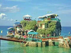 4745 kokays maldito dive resort 300x225