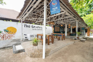 4828 the sharks tail dive center 300x200