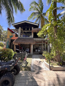 4919 beach people hostel 225x300