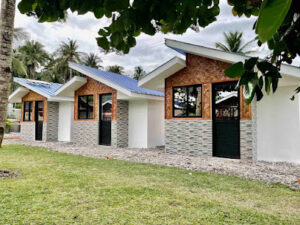 4985 h world surf camp resort 300x225