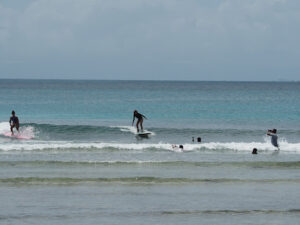 5216 cote femme surf school 300x225