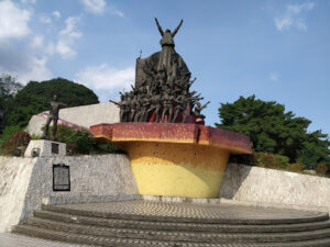 5247 edsa people power monument 300x225