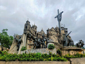 5253 heritage of cebu monument 300x225