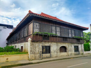 5273 casa gorordo museum 300x225