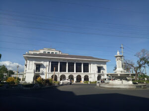 5319 casa real 300x225