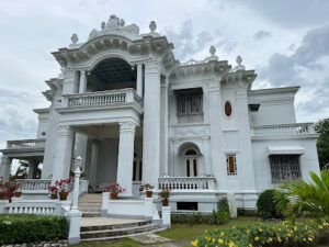 5331 nelly garden mansion 300x225