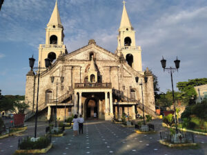 5409 jaro district plaza 300x225