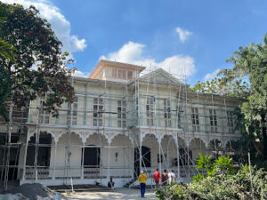 5586 goldenberg mansion 300x225